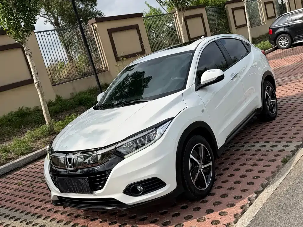Honda Vezel — фото 1