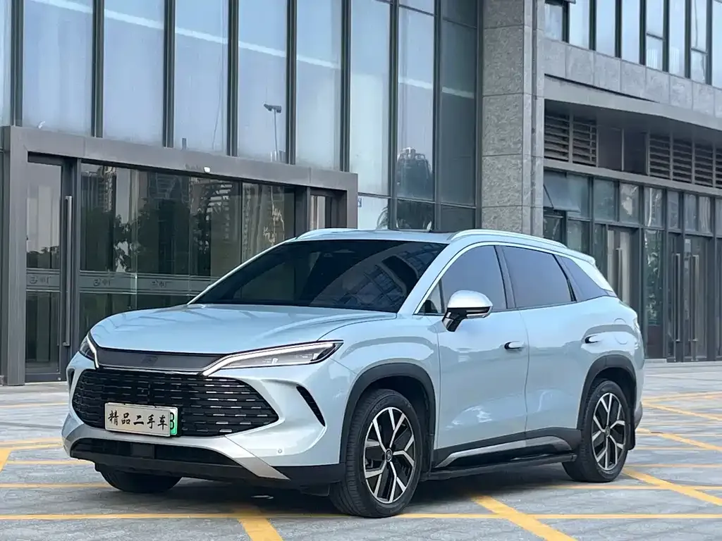 BYD L DM-i — фото 1