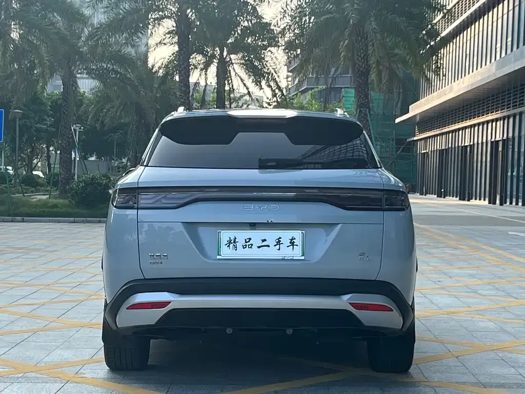 BYD L DM-i — фото 7