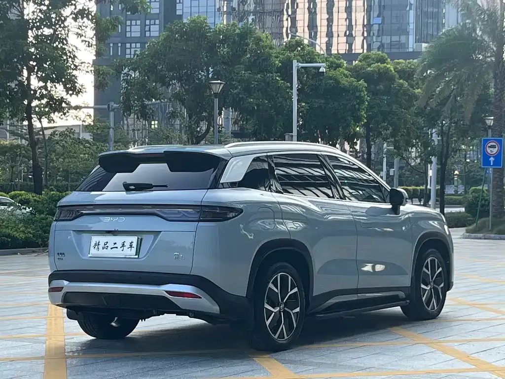 BYD L DM-i — фото 10