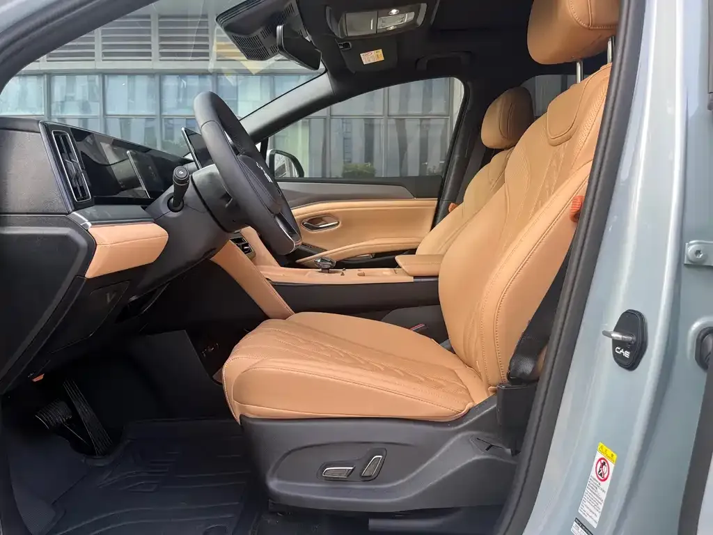 BYD L DM-i — фото 2