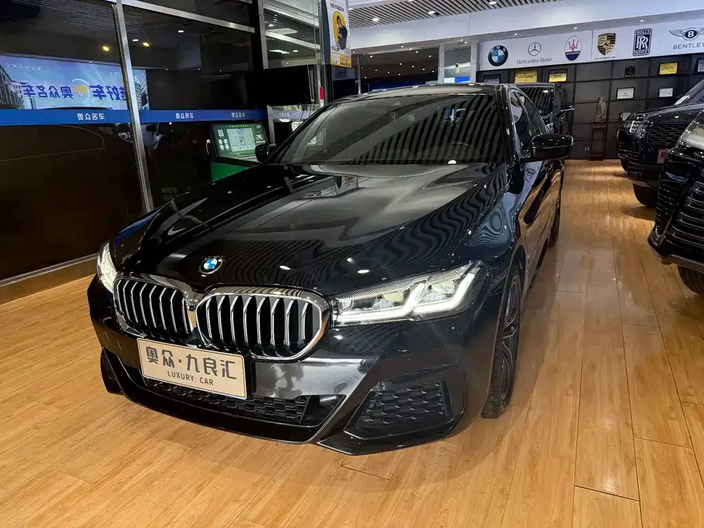 BMW 5 Series — фото 1