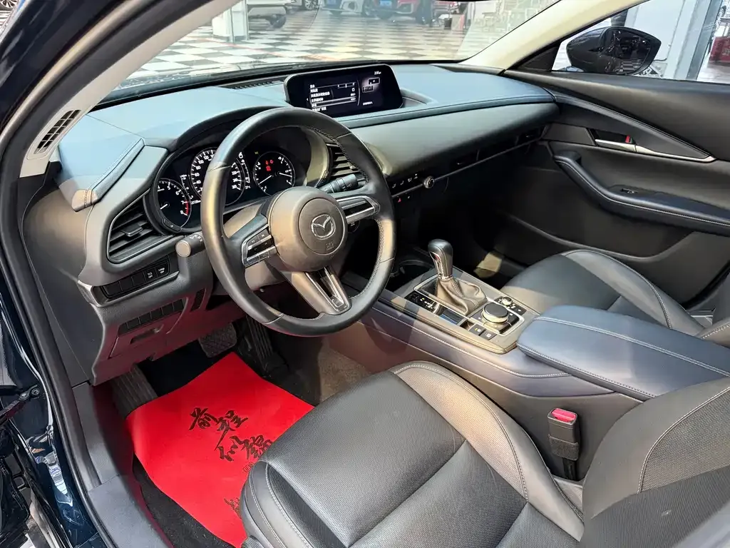 Mazda CX-30 — фото 10