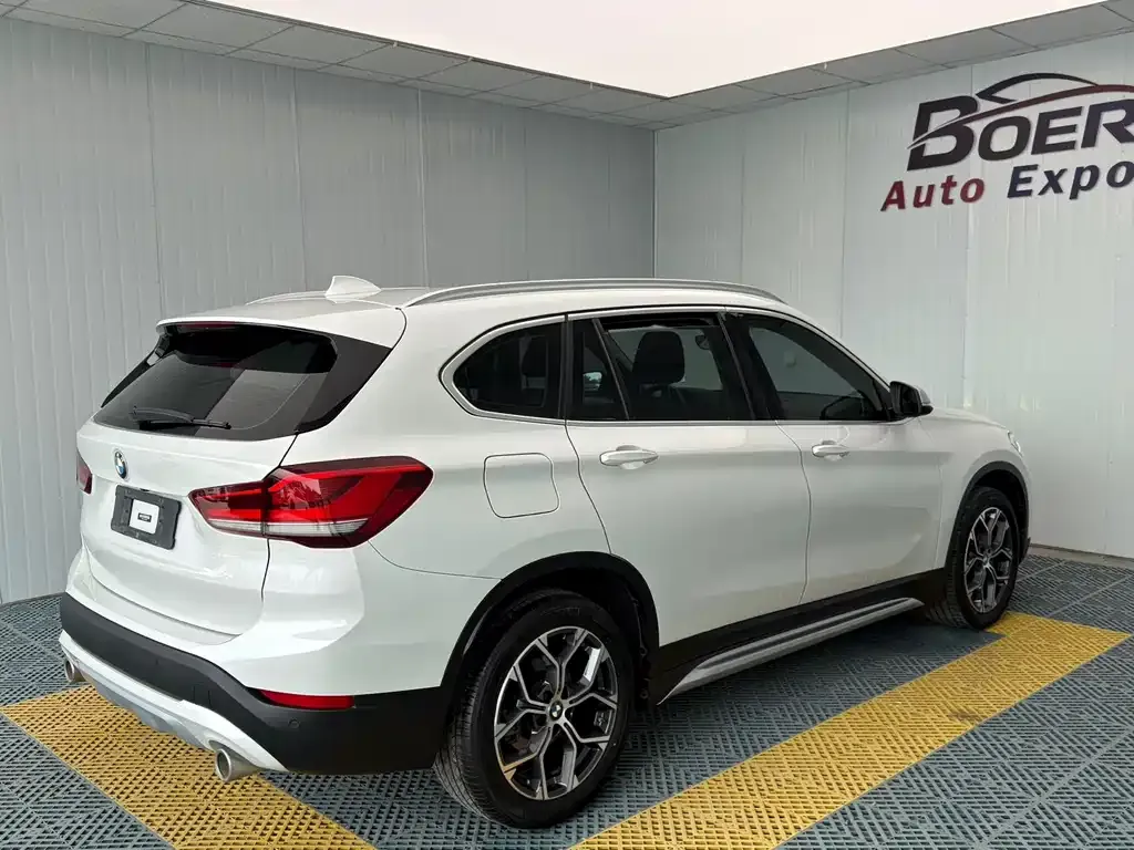 BMW X1 — фото 10