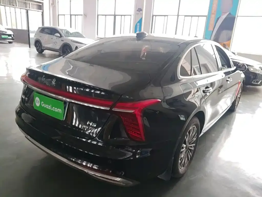 Hongqi H5 — фото 2