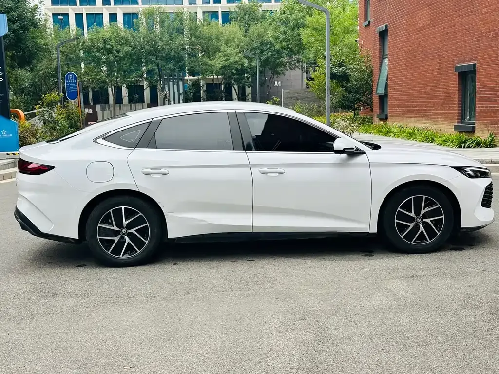 BYD Qin L — фото 10