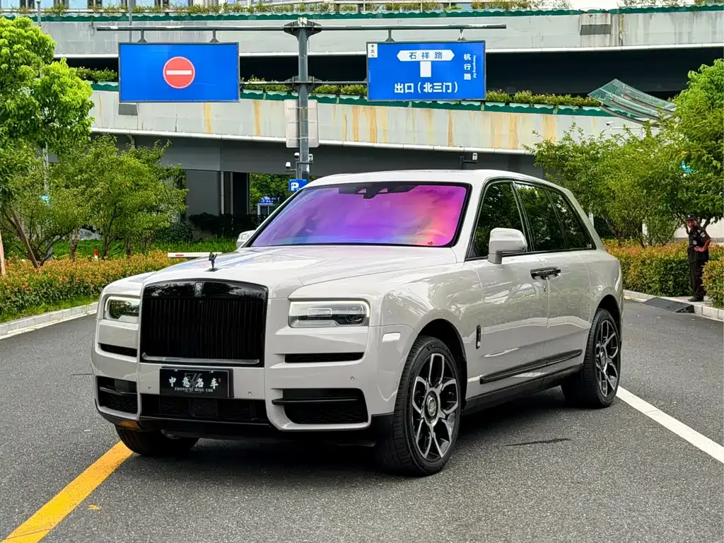 Rolls-Royce Cullinan — фото 1