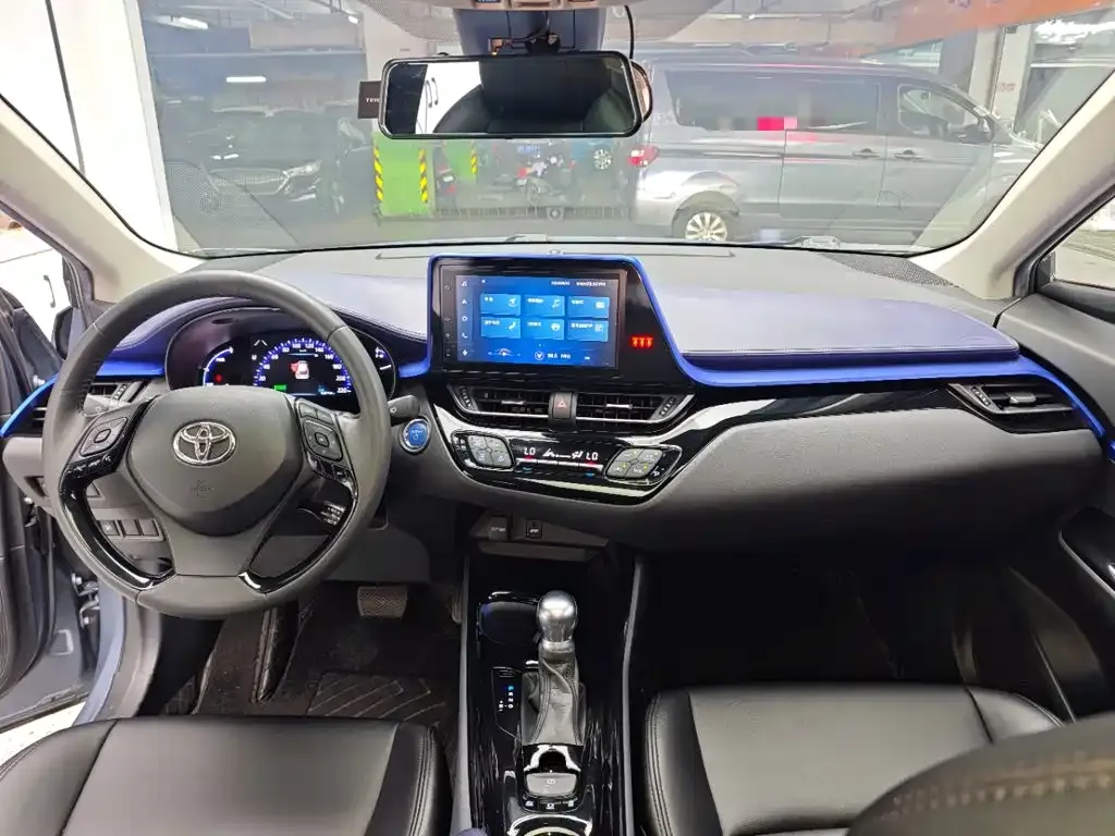 Toyota C-HR — фото 7