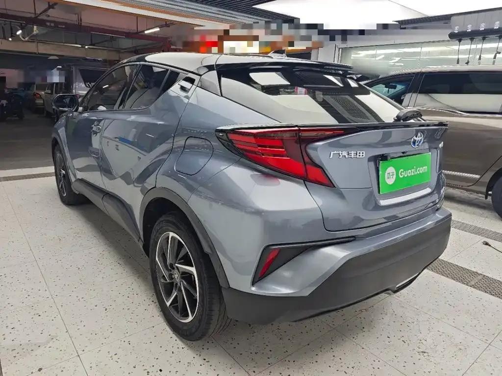 Toyota C-HR — фото 10