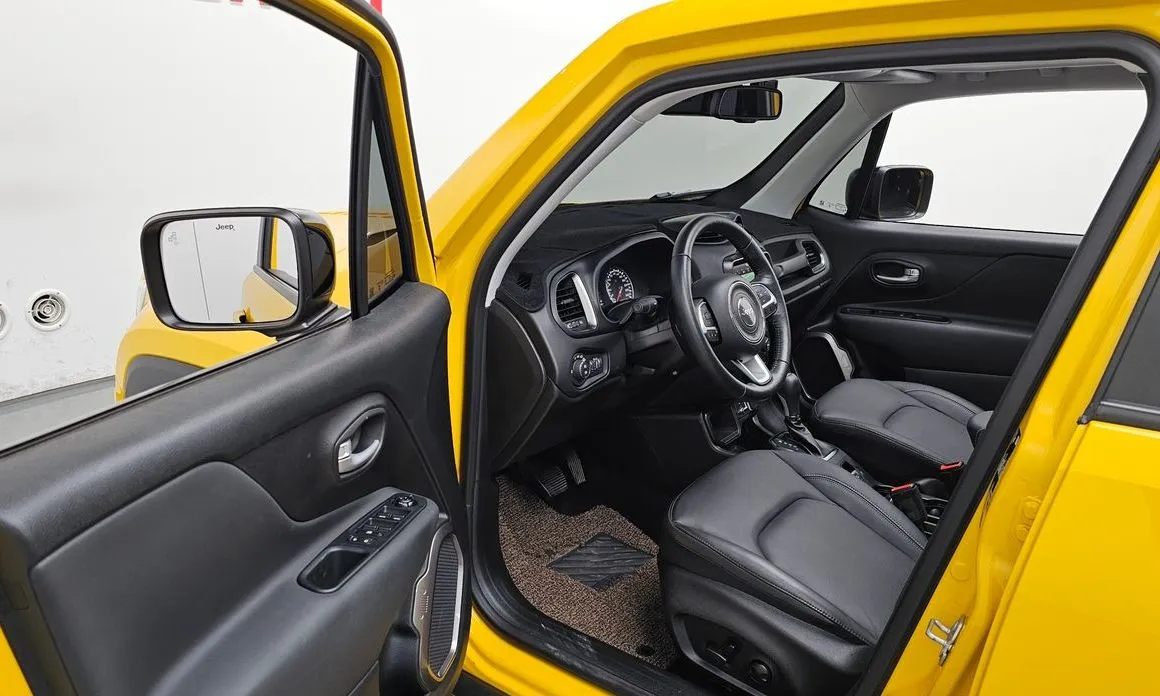 Jeep Renegade — фото 6