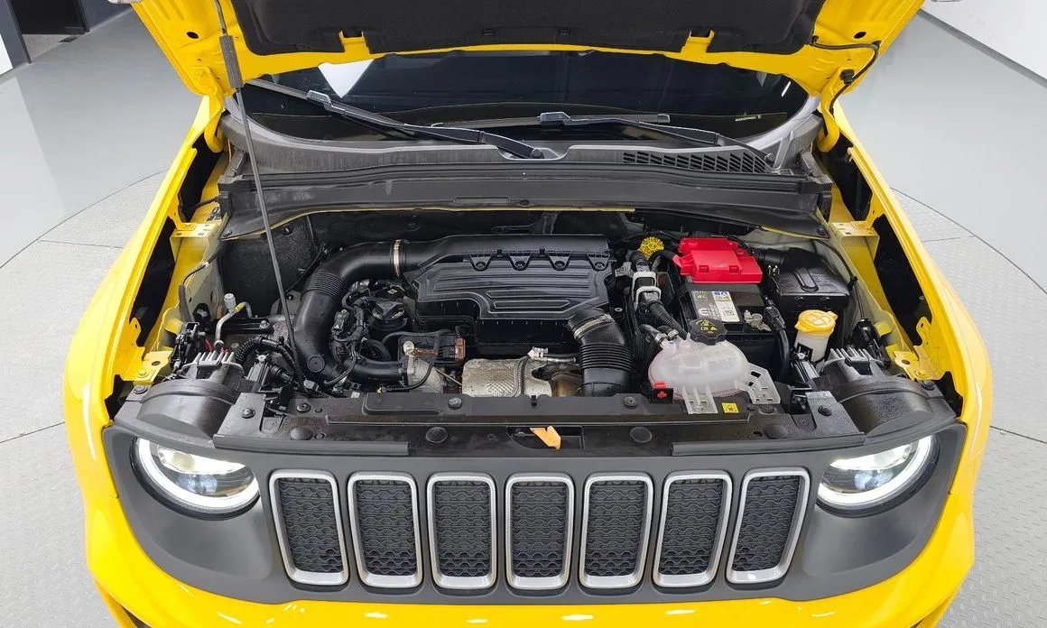 Jeep Renegade — фото 10