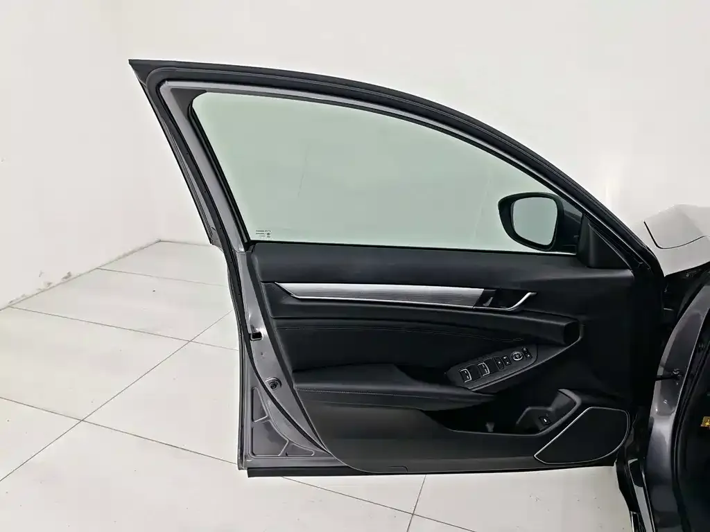 Honda Accord — фото 8