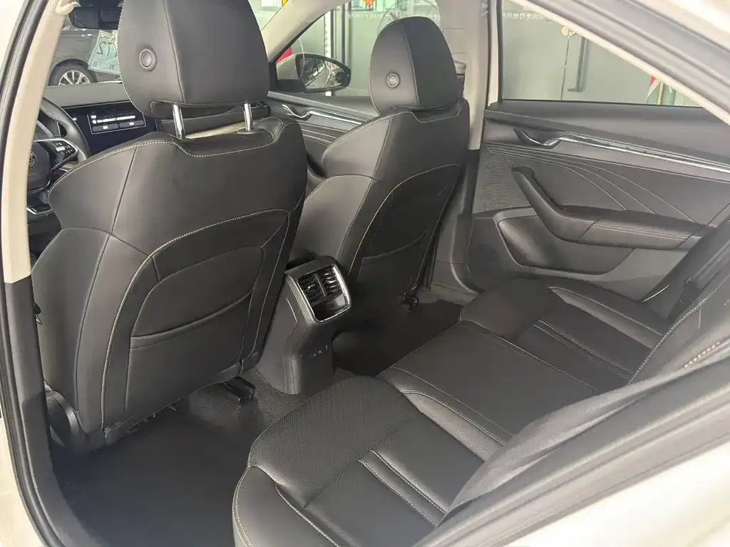Skoda Octavia — фото 4