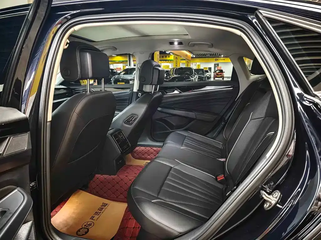 Volkswagen Passat — фото 8