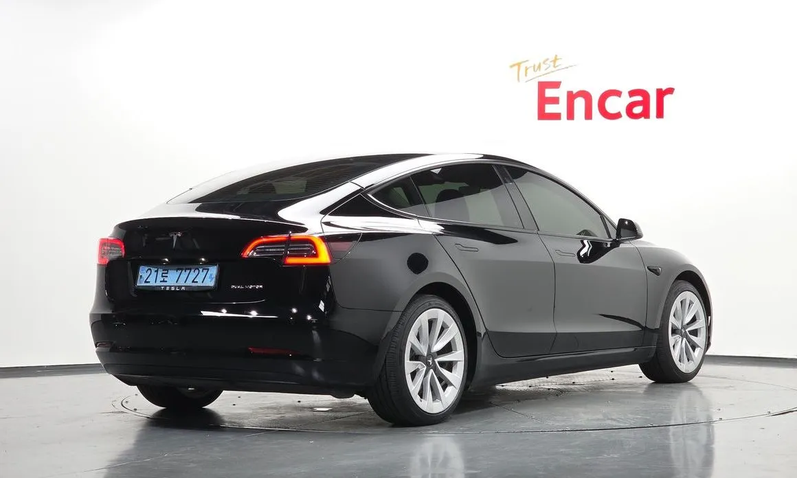 Tesla Model 3 — фото 6