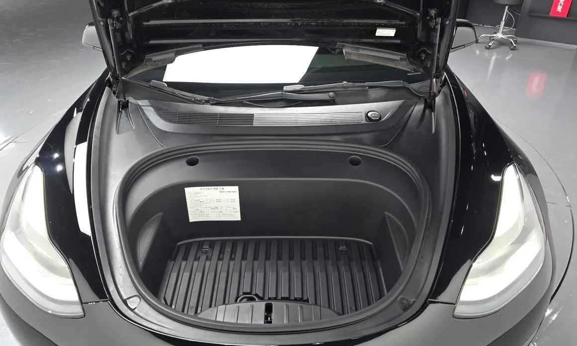 Tesla Model 3 — фото 10