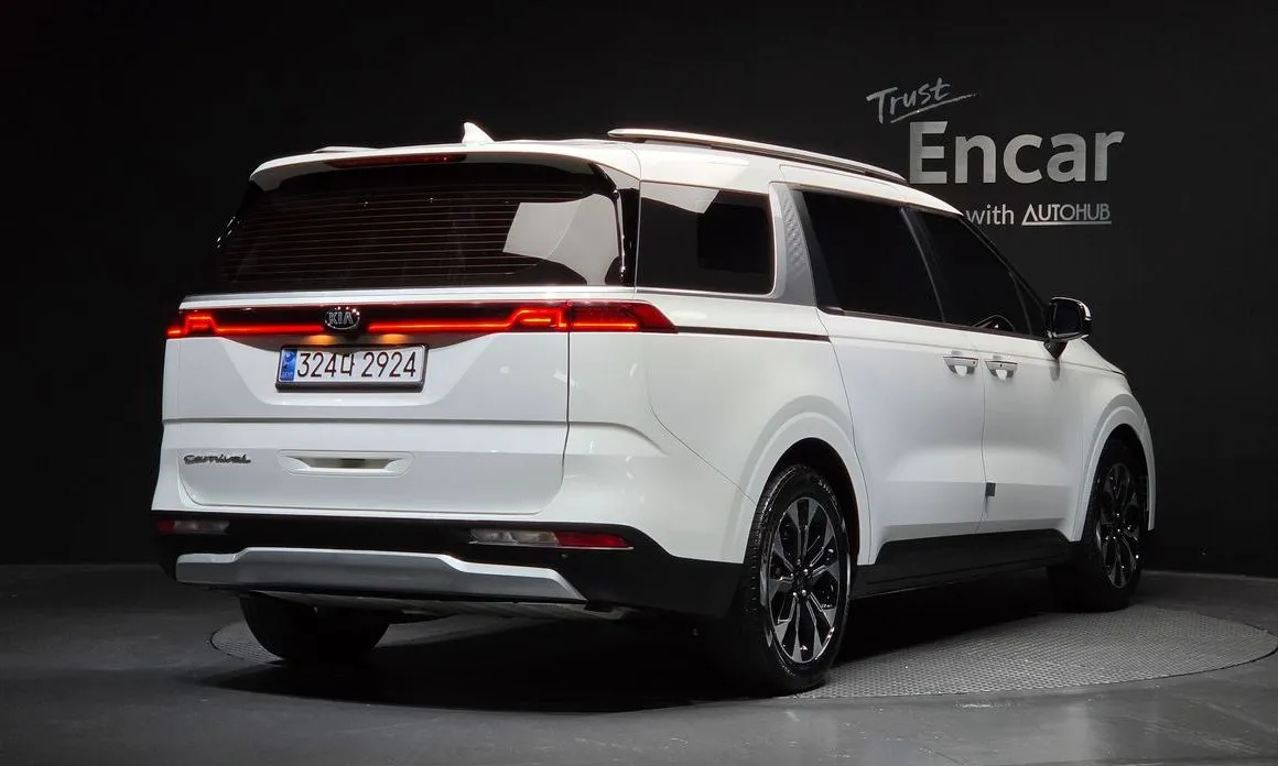 Kia Carnival — фото 4