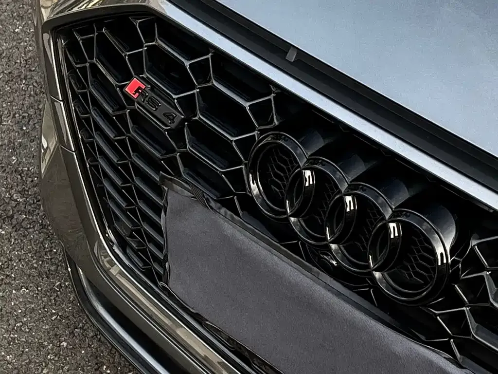 Audi RS 4 — фото 5