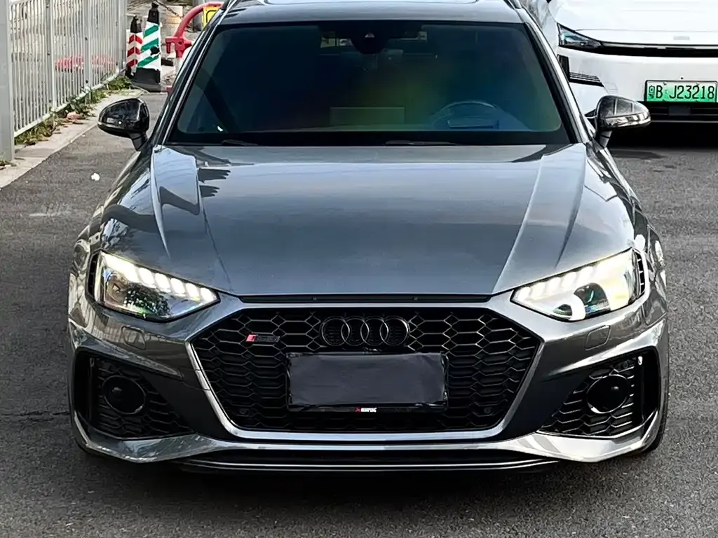 Audi RS 4 — фото 3