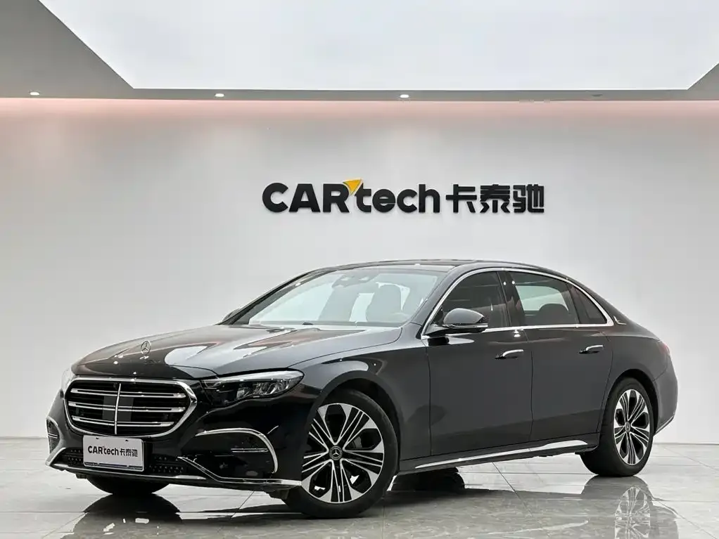 Mercedes-Benz E-Class — фото 1