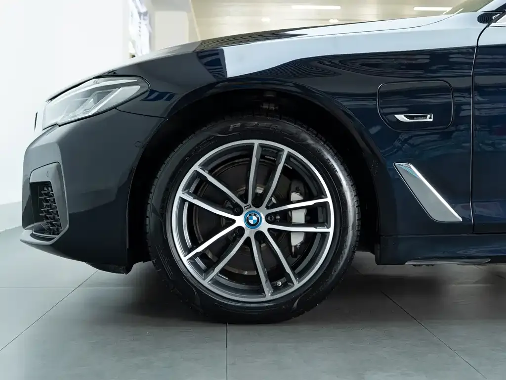 BMW 5 Series New Energy — фото 6