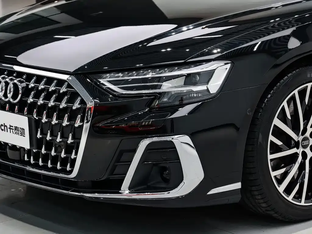 Audi A8 — фото 6