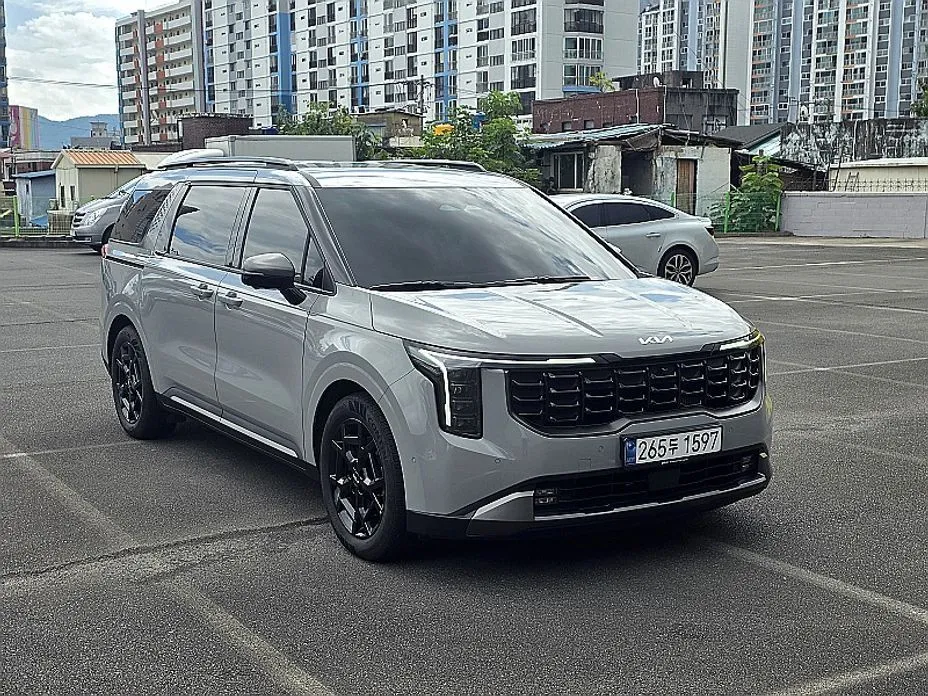 Kia Carnival — фото 10