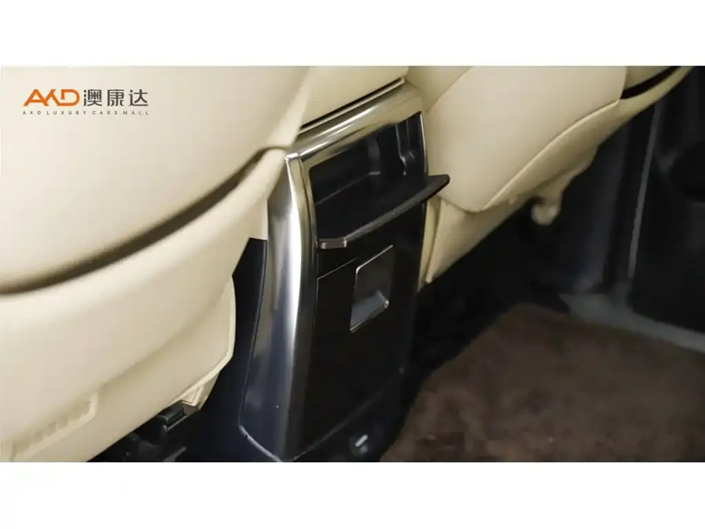 Toyota Alphard — фото 4