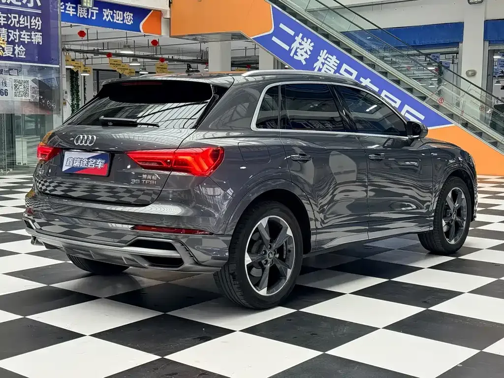 Audi Q3 — фото 10