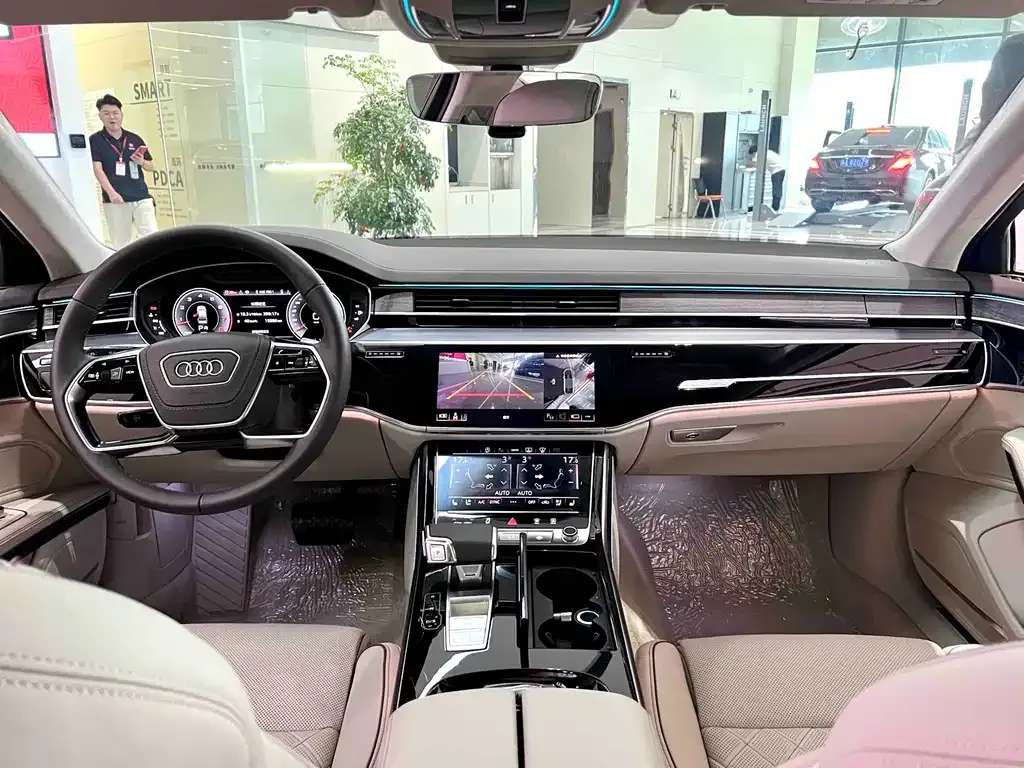 Audi A8 — фото 3