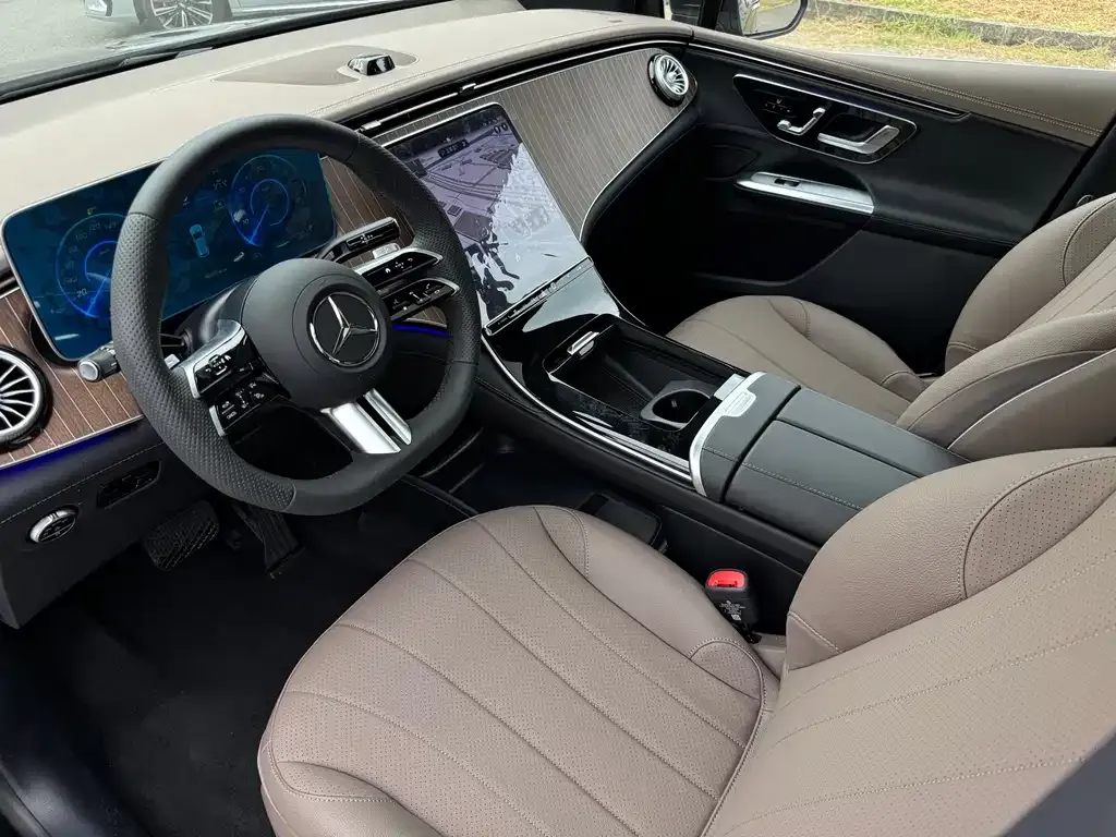 Mercedes-Benz EQE SUV — фото 2