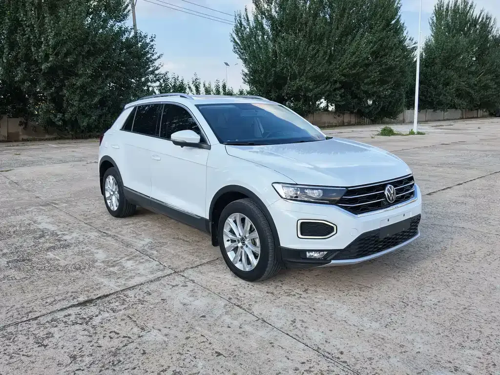 Volkswagen T-Roc — фото 1
