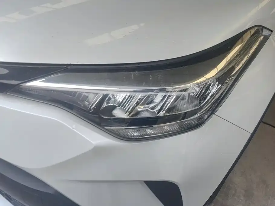 Toyota C-HR — фото 2