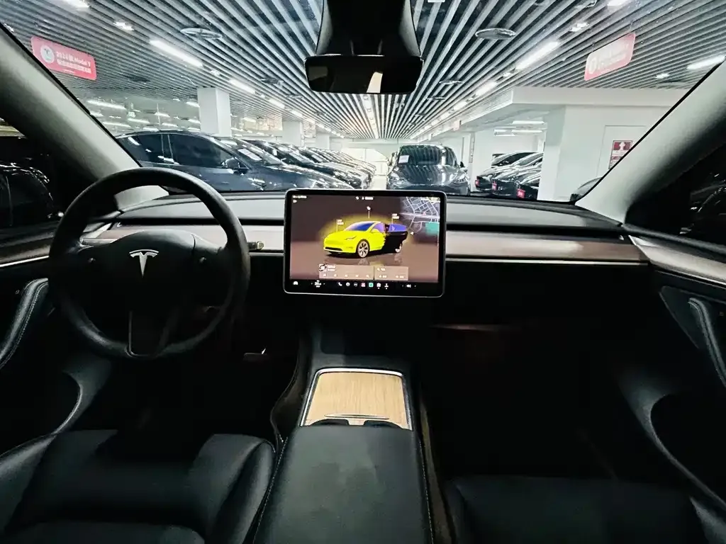 Tesla Model Y — фото 3