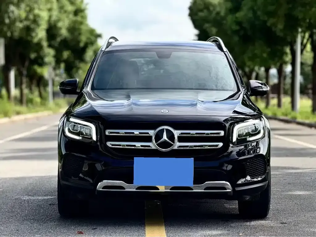 Mercedes-Benz GLB — фото 1