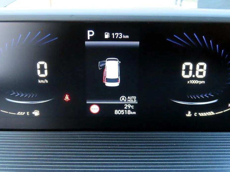 Hyundai Staria — фото 2
