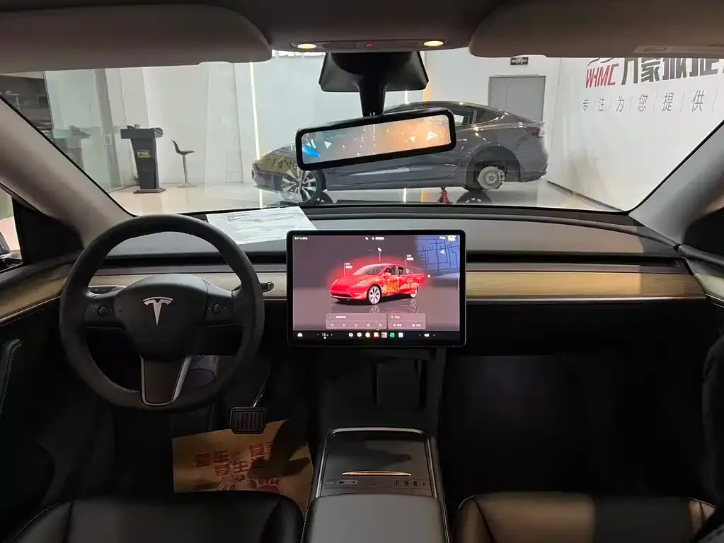 Tesla Model Y — фото 9