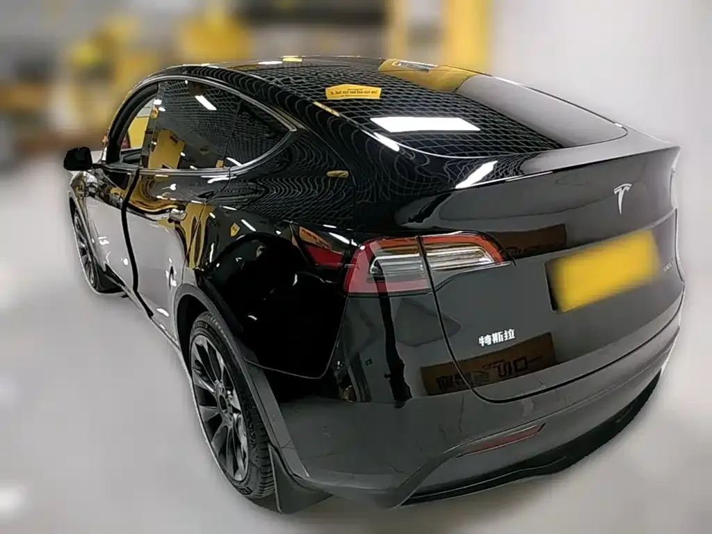 Tesla Model Y — фото 4