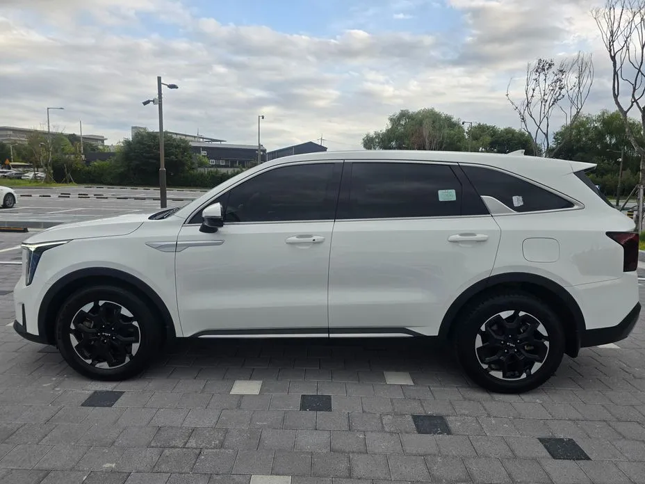 Kia Sorento — фото 7