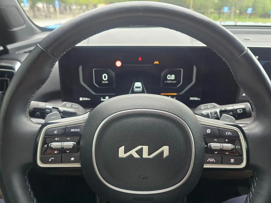Kia Sorento — фото 4