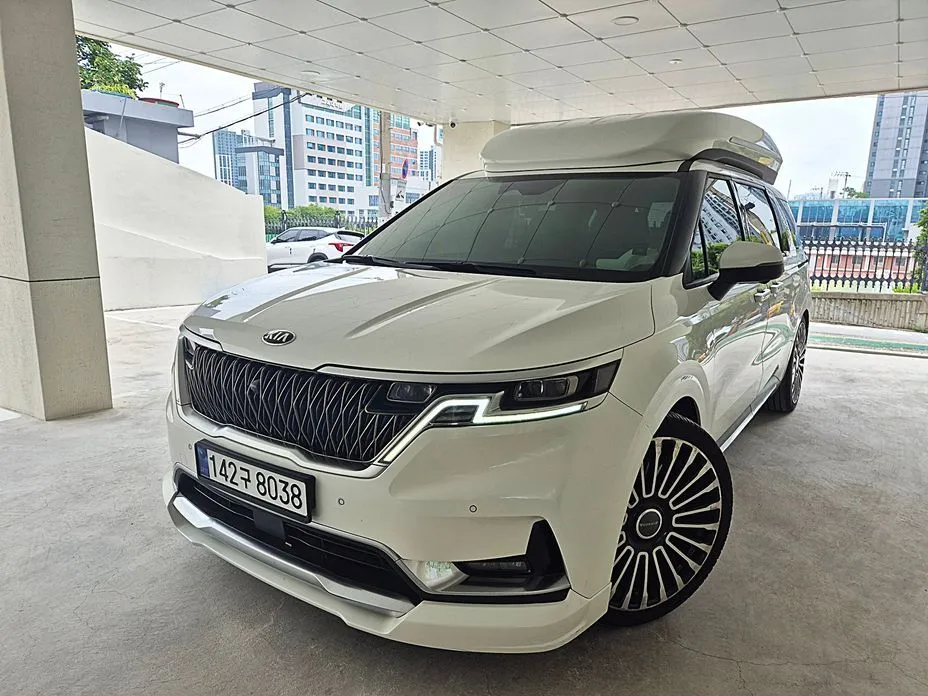 Kia Carnival — фото 1