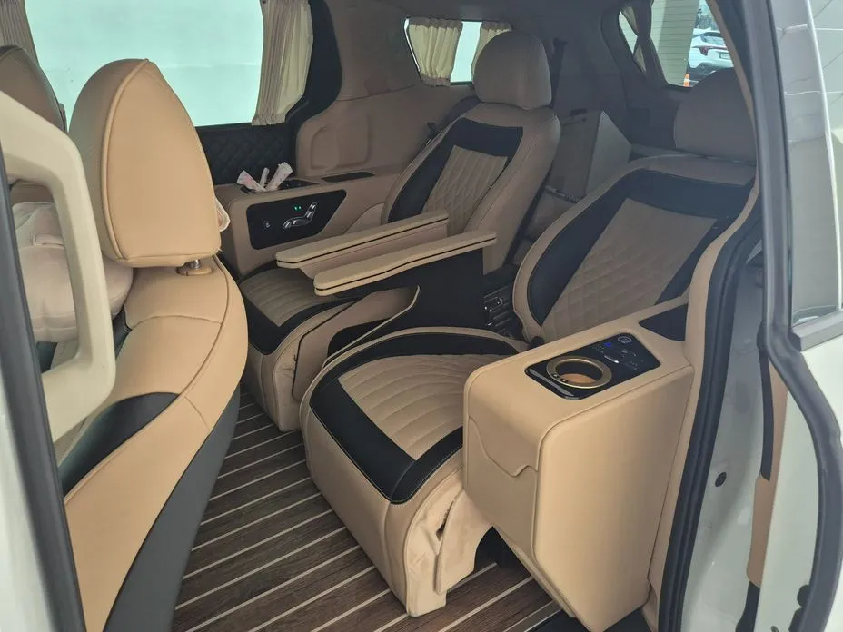 Kia Carnival — фото 10