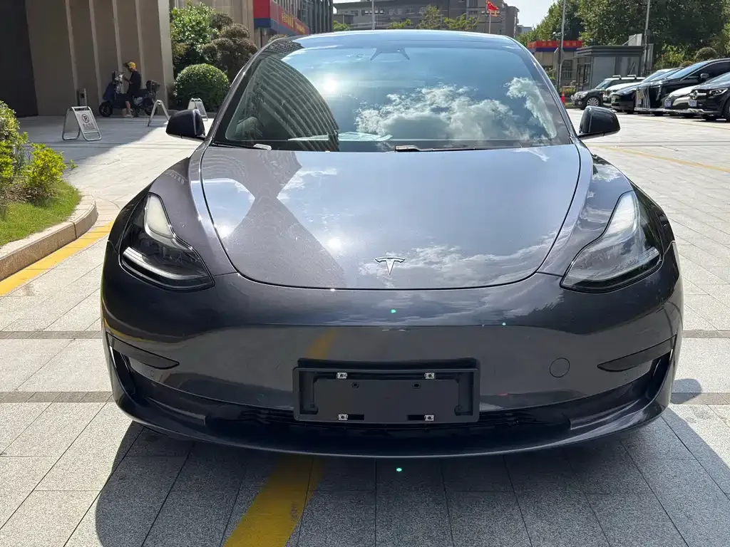Tesla Model 3 — фото 8