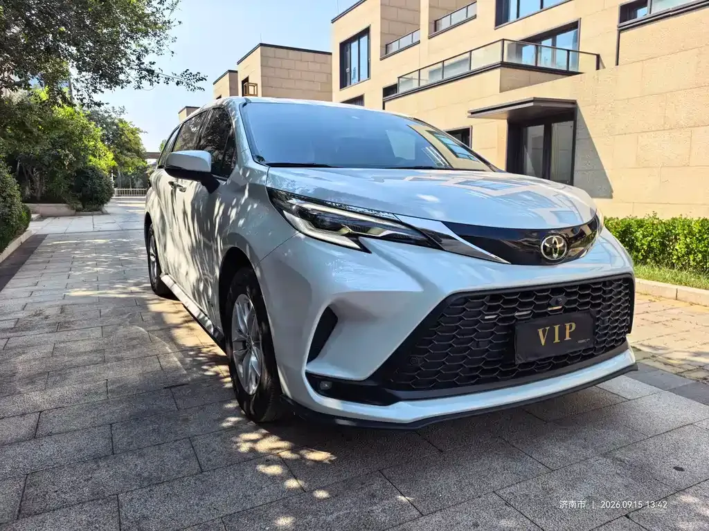 Toyota Granvia — фото 10