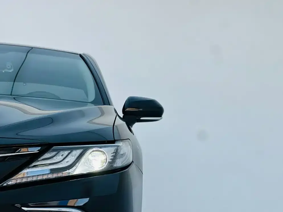 Toyota Camry — фото 2