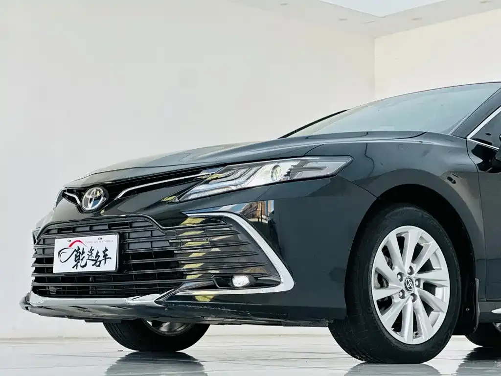 Toyota Camry — фото 7
