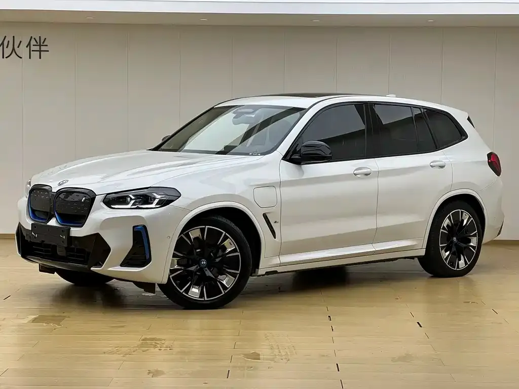 BMW iX3 — фото 4
