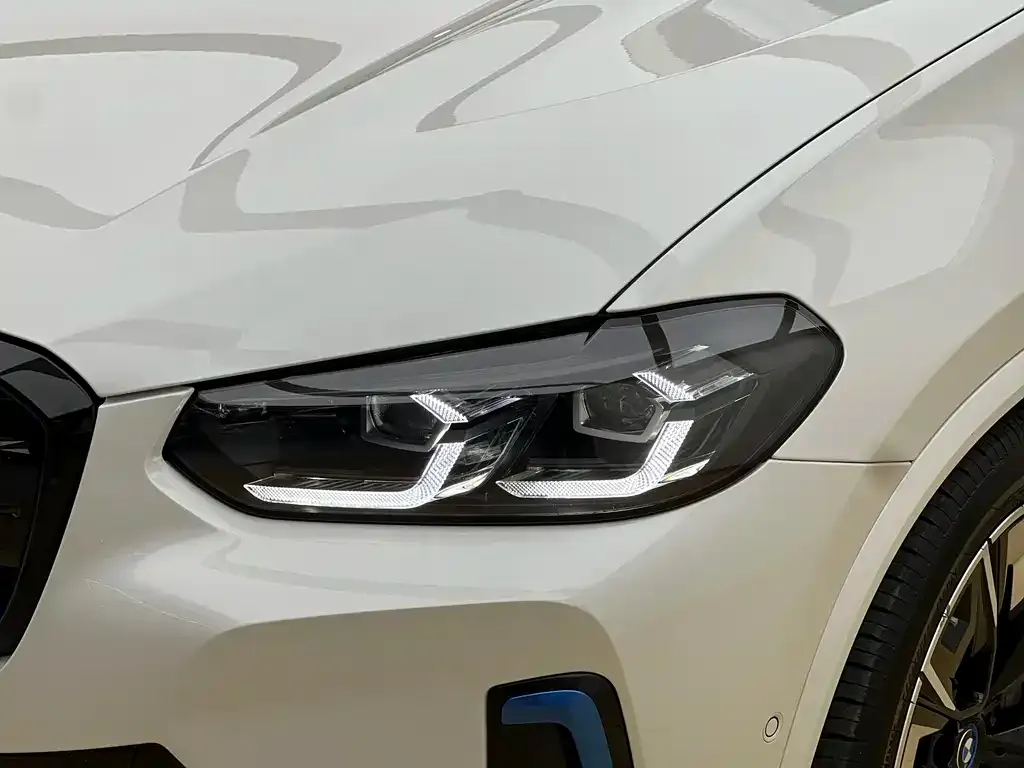 BMW iX3 — фото 3