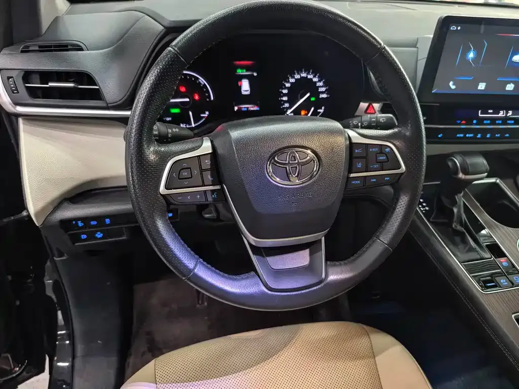Toyota Sienna — фото 10