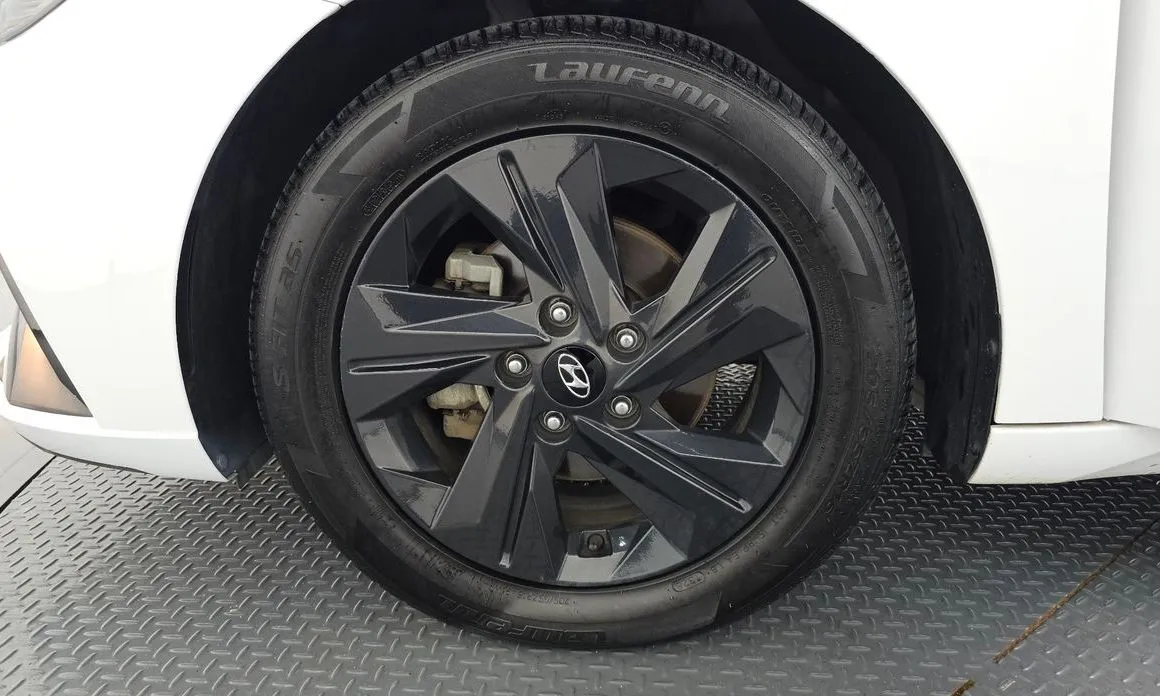 Hyundai AVANTE — фото 10